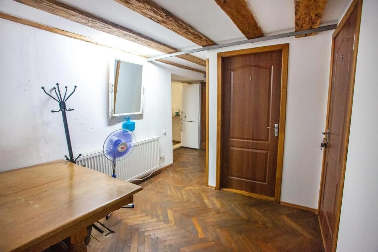 Гостевой дом Artrooms -Round Windows Rynok Sq Львов Украина