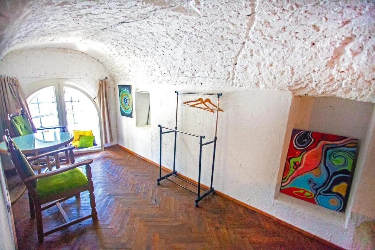 Pensionat Artrooms -Round Windows Rynok Sq Lviv