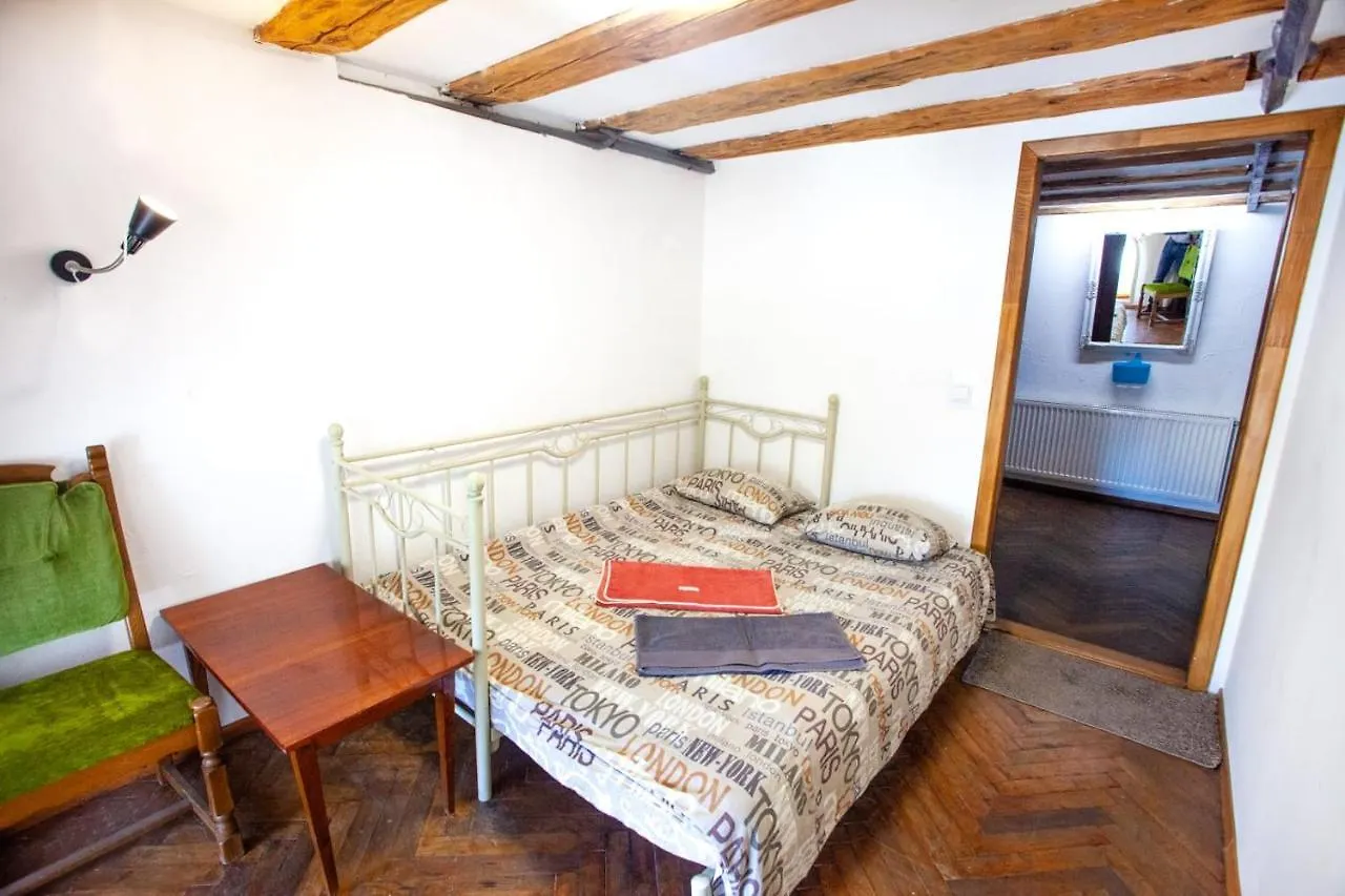 Guest house Artrooms -Round Windows Rynok Sq Lviv
